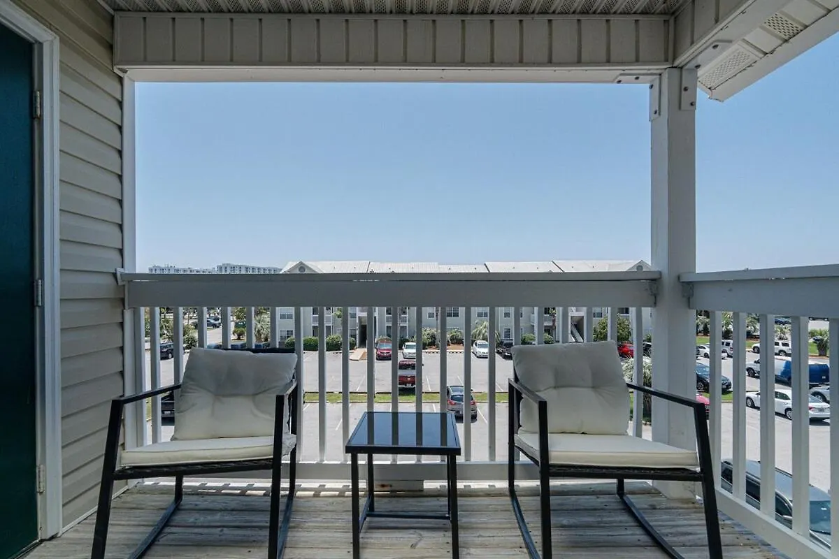 Comfy Beach Apt In Central Location Destin Apartment